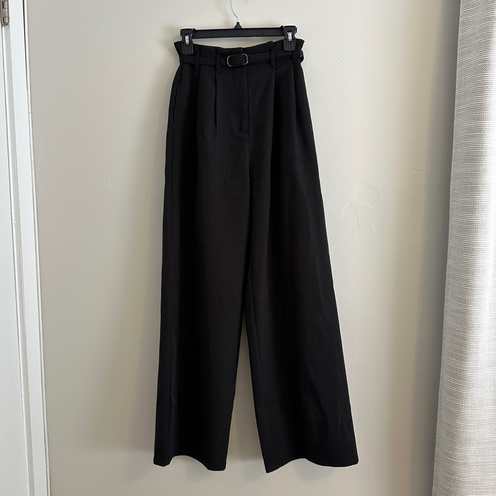 Lulu’s High-Waist Wide-Leg Pants